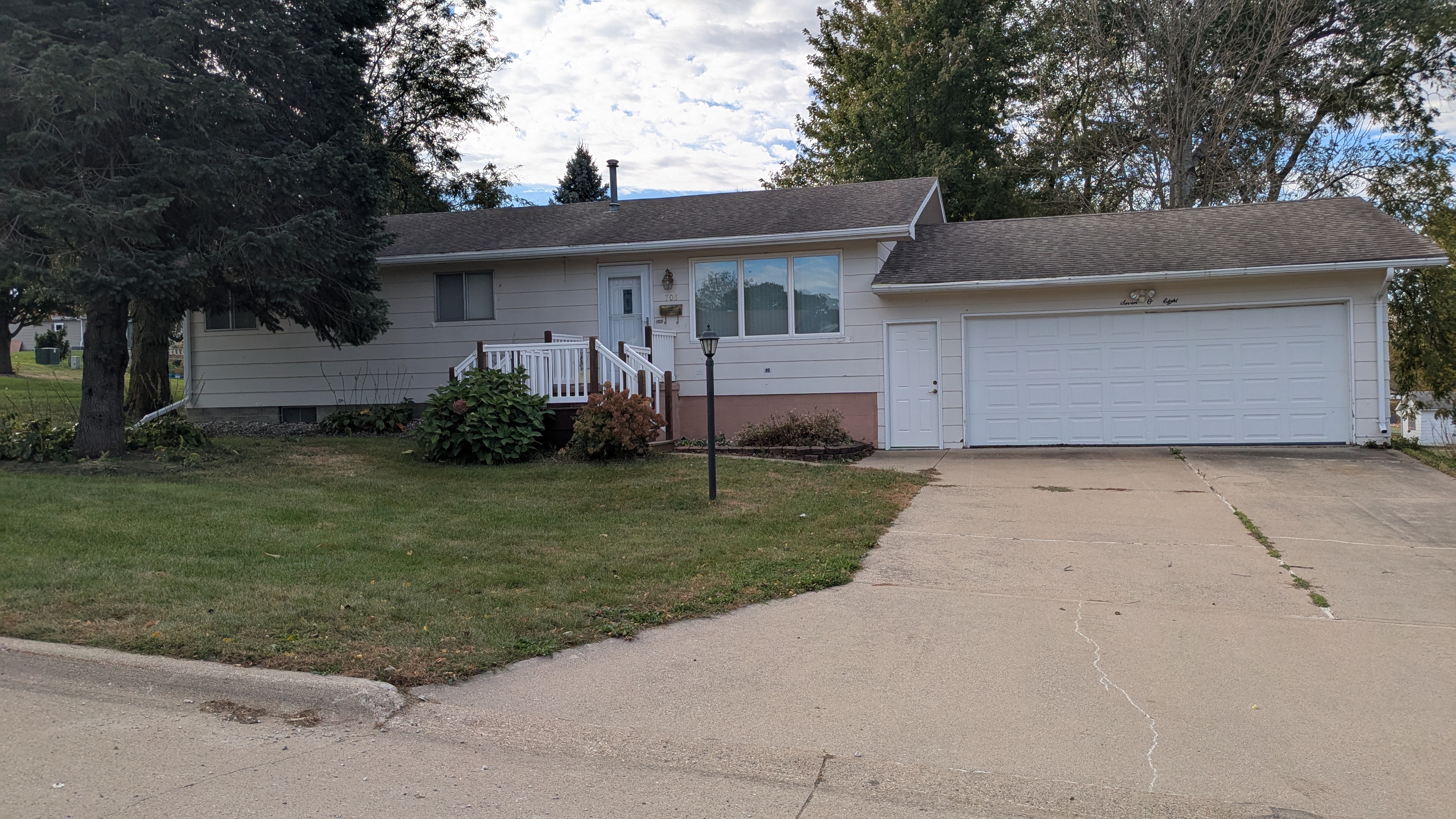 708 Willow St Mapleton